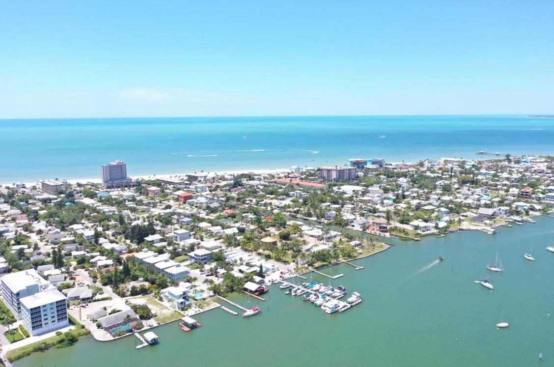 230 Pearl Street Easy Breezy Fort Myers Beach Exterior photo